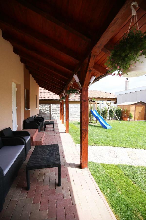 Apartmány Dimitra Štúrovo Exteriér fotografie
